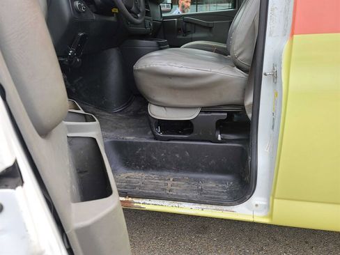 Used 2016 GMC Savana 2500 Extended image 24