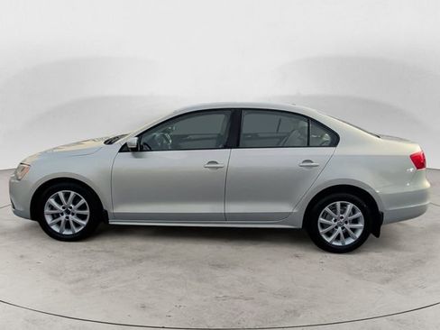 Used 2012 Volkswagen Jetta SE image 2