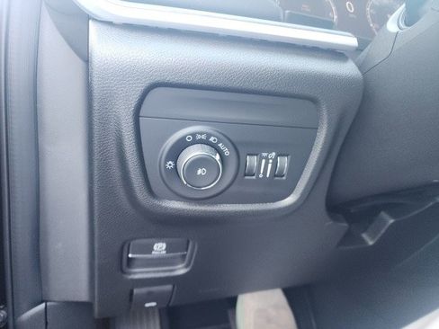 New 2025 Jeep Grand Cherokee Limited w/ Black Appearance Package image 16