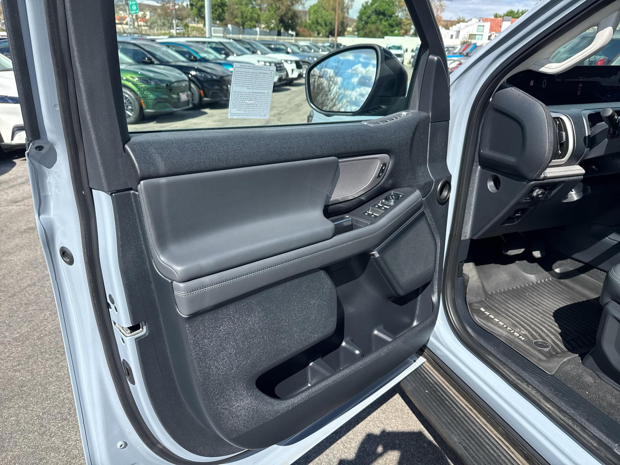 Used 2026 Ford Expedition Active AWD/4WD image 6