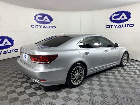 Used 2014 Lexus LS 460 w/ Comfort Package RWD image 3