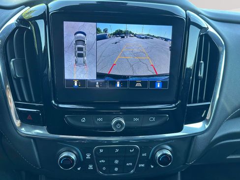 Used 2023 Chevrolet Traverse LT w/ LT Premium Package AWD/4WD image 13