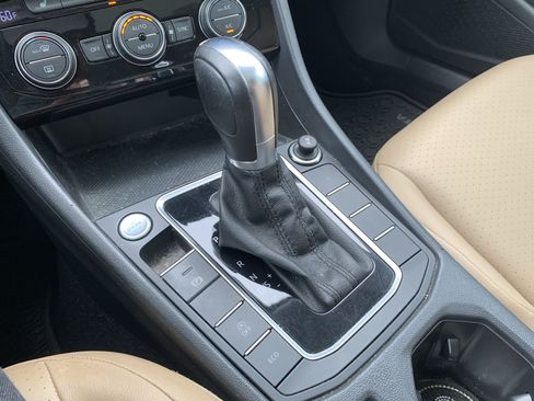 Used 2019 Volkswagen Jetta SE FWD image 26