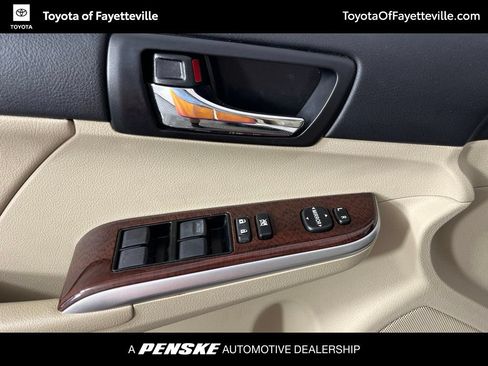 Used 2012 Toyota Camry XLE w/ Leather Pkg FWD image 25