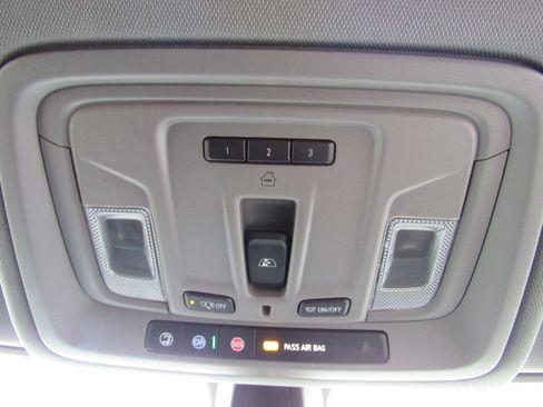 Used 2020 Chevrolet Silverado 1500 LTZ w/ LTZ Convenience Package image 34