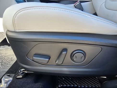 New 2026 Hyundai Tucson Limited image 16