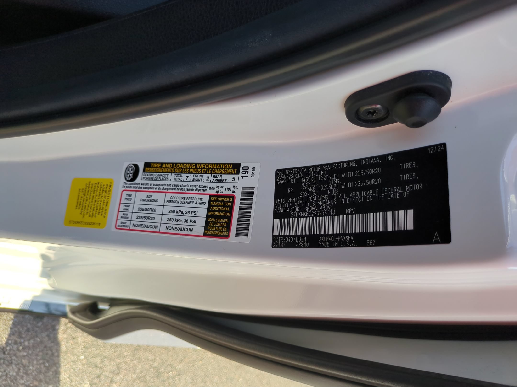 Used 2025 Toyota Sienna XSE FWD image 41