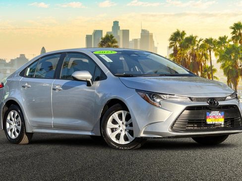 Used 2023 Toyota Corolla LE image 2