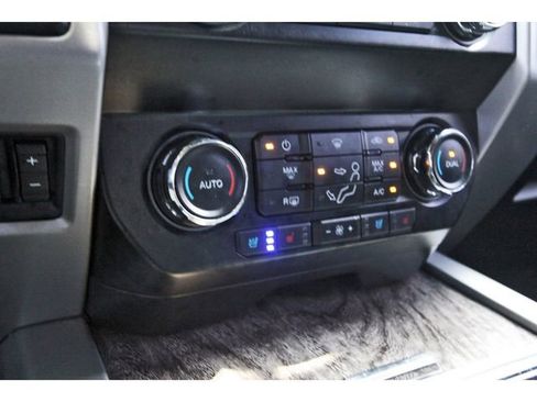 Used 2019 Ford F250 Lariat w/ Lariat Ultimate Package AWD/4WD image 25