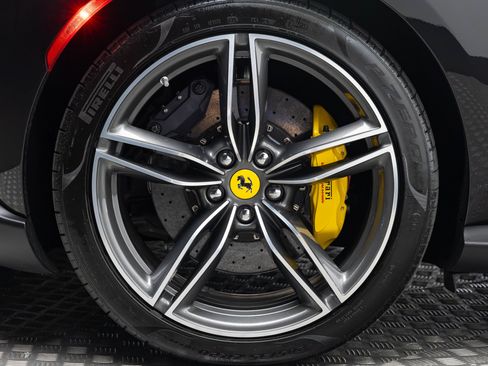 Certified 2025 Ferrari Roma Spider RWD image 45