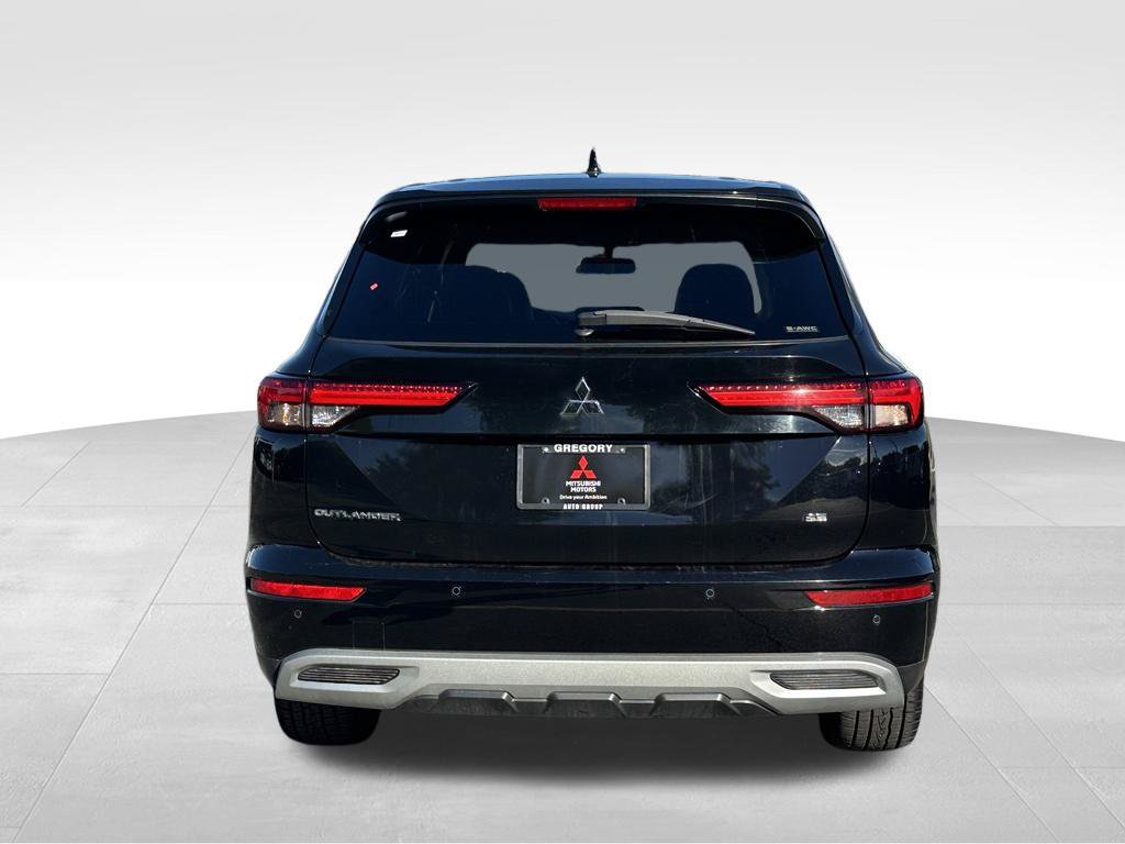 Used 2022 Mitsubishi Outlander SE AWD/4WD image 8
