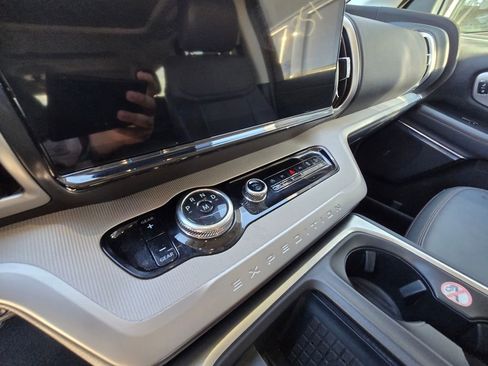 Used 2025 Ford Expedition Max Active image 16