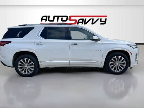 Used 2023 Chevrolet Traverse Premier FWD image 8