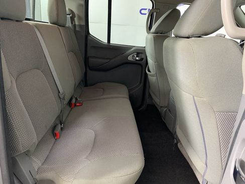 Used 2020 Nissan Frontier SV image 33