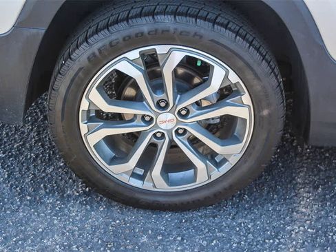 Used 2020 GMC Terrain SLT w/ Preferred Package image 12