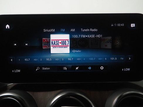 Used 2022 Mercedes-Benz GLC 300 4MATIC image 32