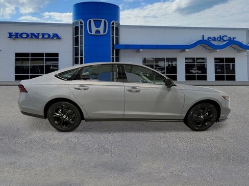 New 2025 Honda Accord SE image 7