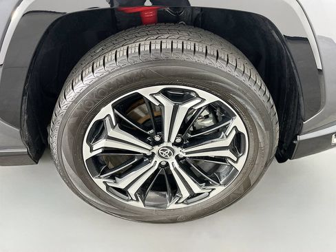 Used 2025 Toyota RAV4 XSE AWD/4WD image 39