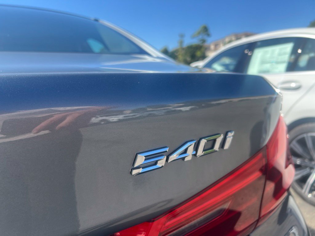 Used 2018 BMW 540i RWD image 6