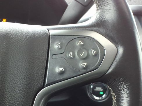 Used 2018 Chevrolet Suburban Premier image 23