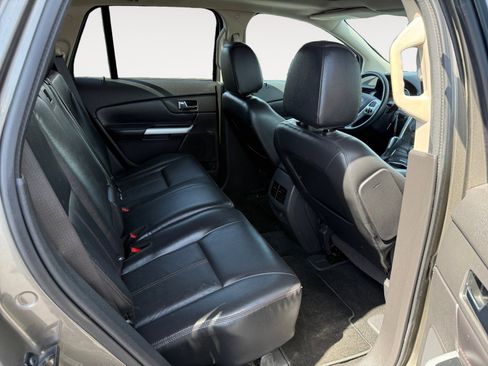 Used 2013 Ford Edge SEL FWD image 18