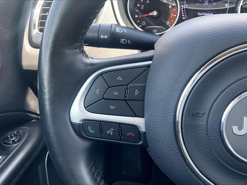 Used 2019 Jeep Compass Latitude AWD/4WD image 22