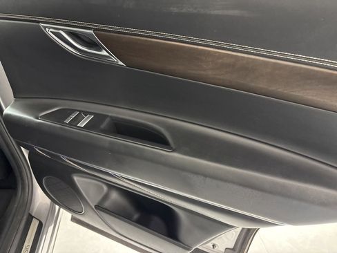 Used 2024 Genesis GV80 2.5T image 40