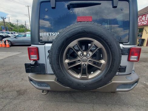 Used 2016 Jeep Wrangler Unlimited Sahara AWD/4WD image 10