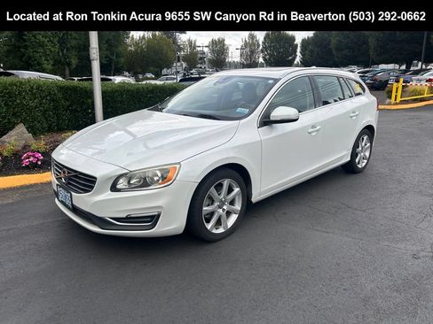 Used 2016 Volvo V60 T5 Premier FWD image 7