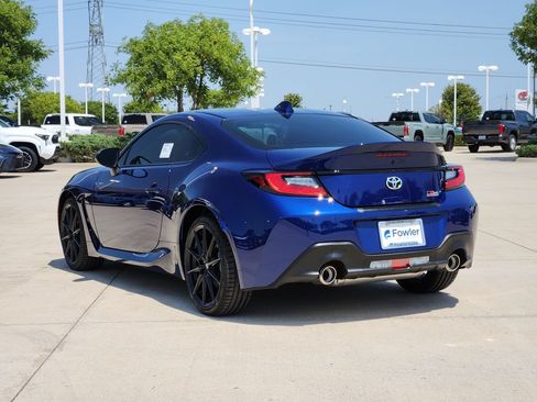 New 2026 Toyota GR86 Premium RWD image 3