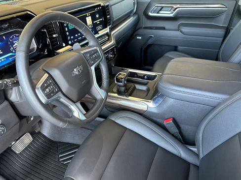 Used 2026 Chevrolet Silverado 1500 LT Trail Boss w/ LT Trail Boss Premium Package AWD/4WD image 10