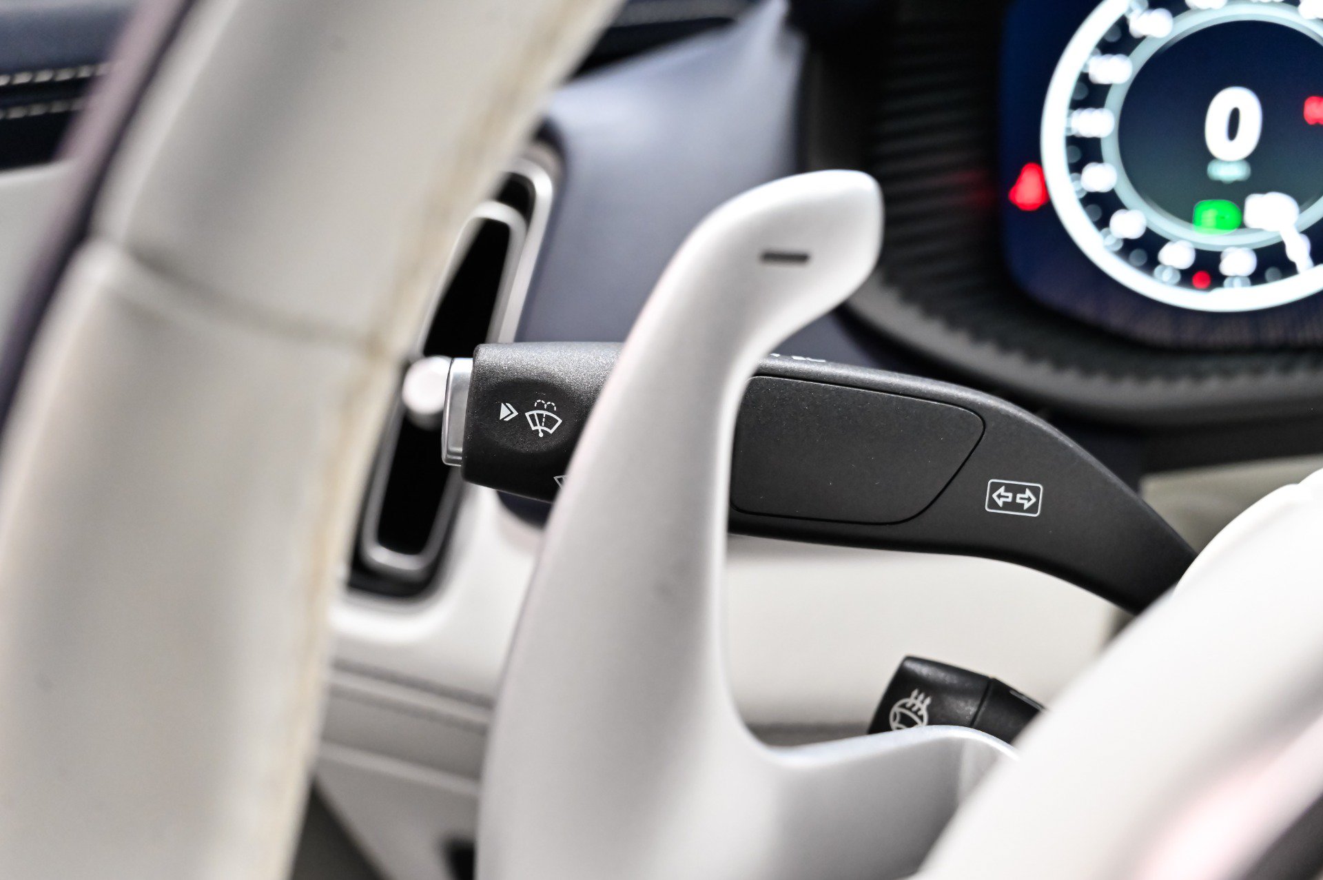 Used 2023 Aston Martin DBX 707 AWD/4WD image 45