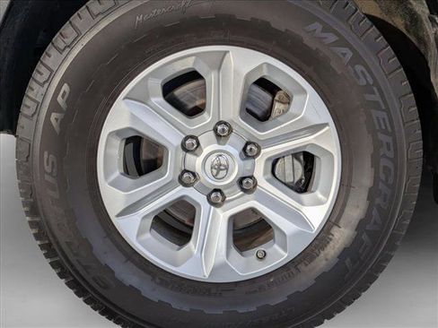 Used 2016 Toyota 4Runner SR5 image 21