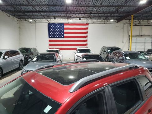 Used 2015 Jeep Cherokee Trailhawk w/ Comfort/Convenience Group AWD/4WD image 47