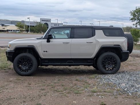 New 2026 GMC Hummer EV SUV w/ LPO, Dark Essentials Package AWD/4WD image 5