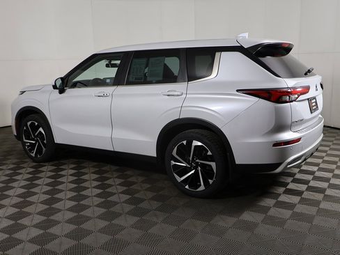 Used 2022 Mitsubishi Outlander SEL Black Edition image 12