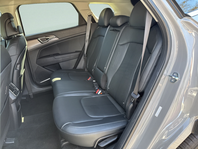 Used 2026 Kia Sportage EX FWD image 6