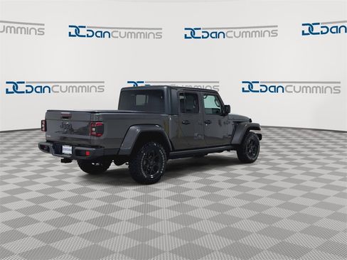 Used 2024 Jeep Gladiator Sport image 8