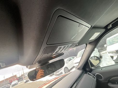 Used 2018 Land Rover Discovery HSE image 21