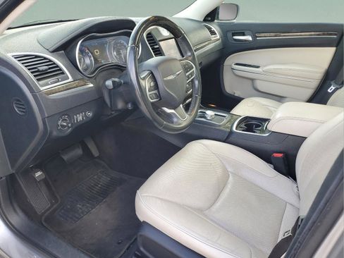 Used 2018 Chrysler 300 Limited w/ Safetytec Plus Group image 18