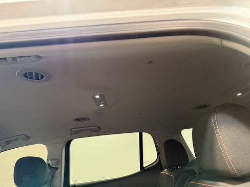 Used 2023 GMC Acadia AT4 image 10