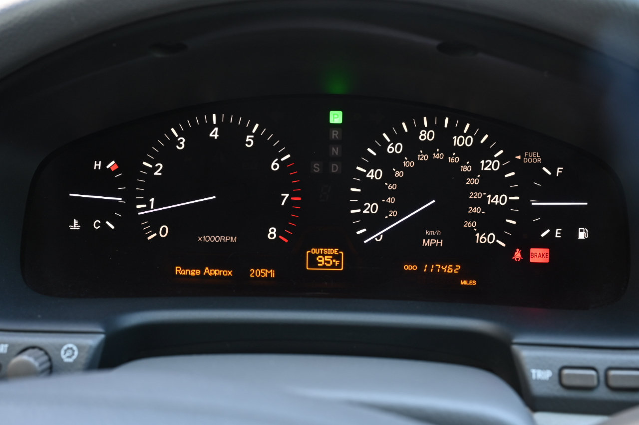 Used 2004 Lexus LS 430 w/ Modern Luxury Pkg RWD image 39