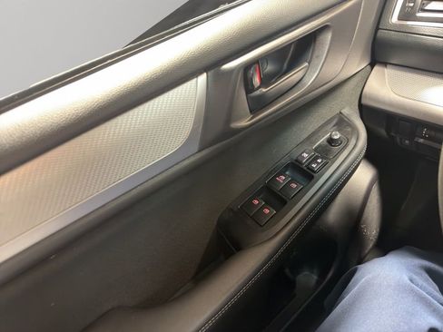 Used 2019 Subaru Outback 2.5i image 11