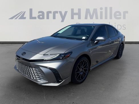 Certified 2025 Toyota Camry XSE image 1