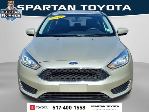 Used 2018 Ford Focus SE w/ Cold Weather Package FWD image 3