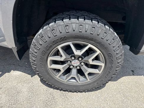 Used 2022 GMC Canyon AT4 w/ Trailering Package AWD/4WD image 11