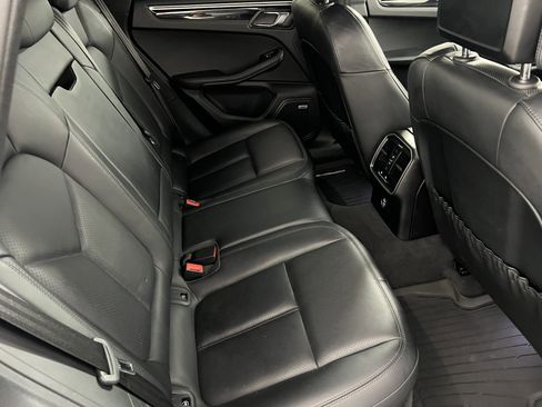 Used 2020 Porsche Macan S image 23
