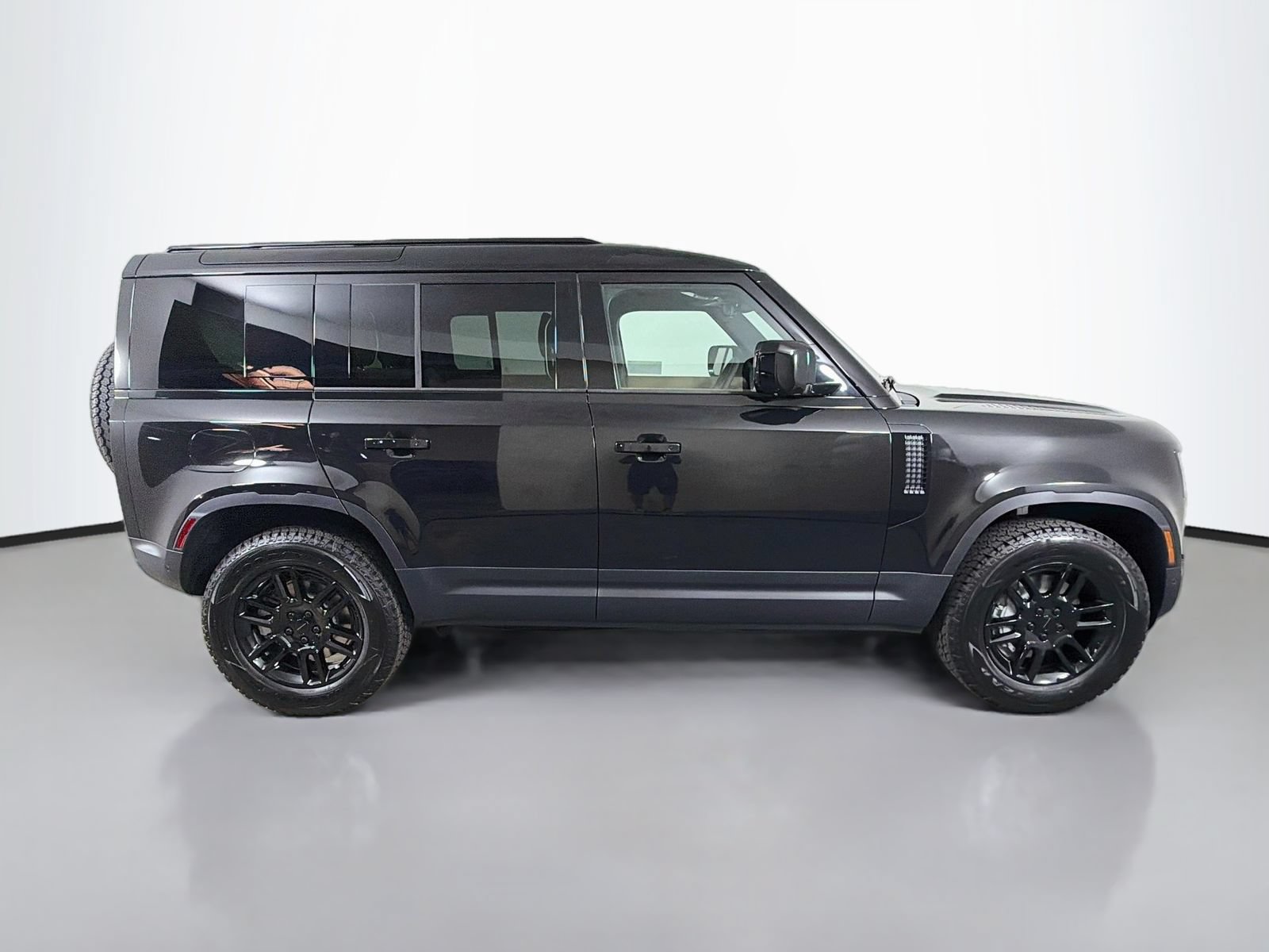New 2026 Land Rover Defender 110 S AWD/4WD image 6