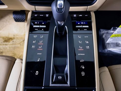 New 2026 Porsche Macan S image 16