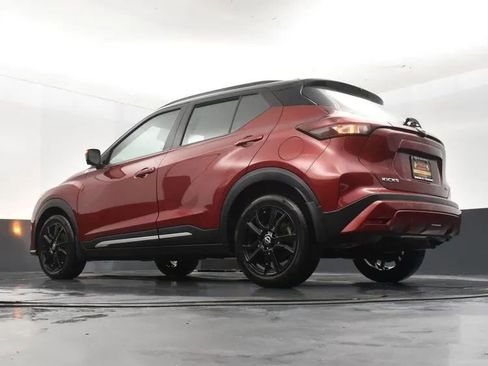 Used 2023 Nissan Kicks SR image 12